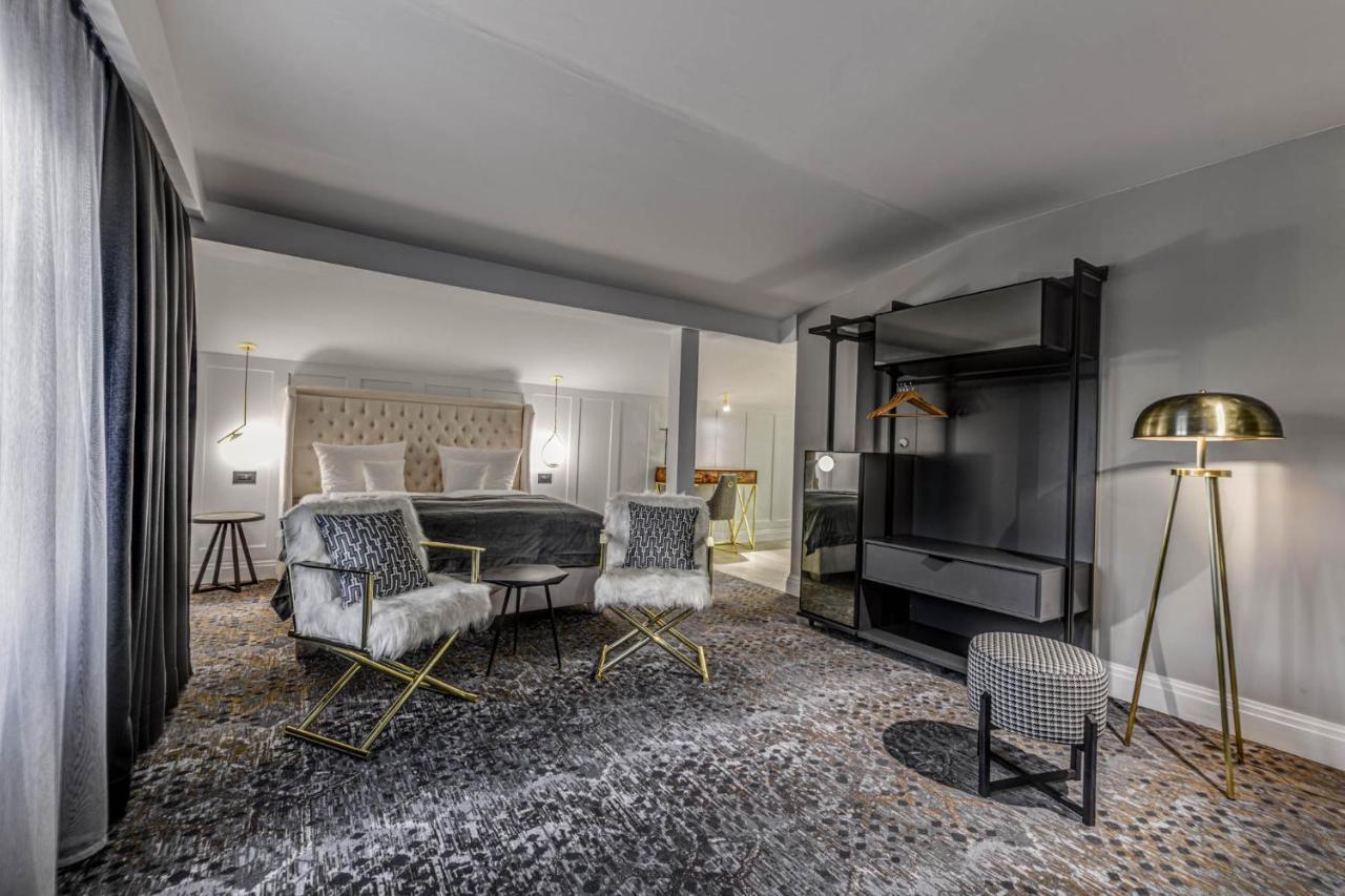 Hotel Boutique Donna Anna Giroc ภายนอก รูปภาพ