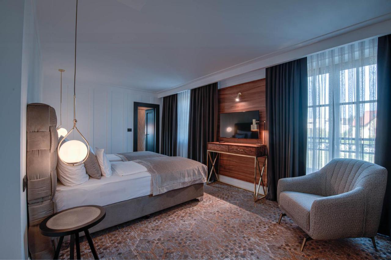 Hotel Boutique Donna Anna Giroc ภายนอก รูปภาพ