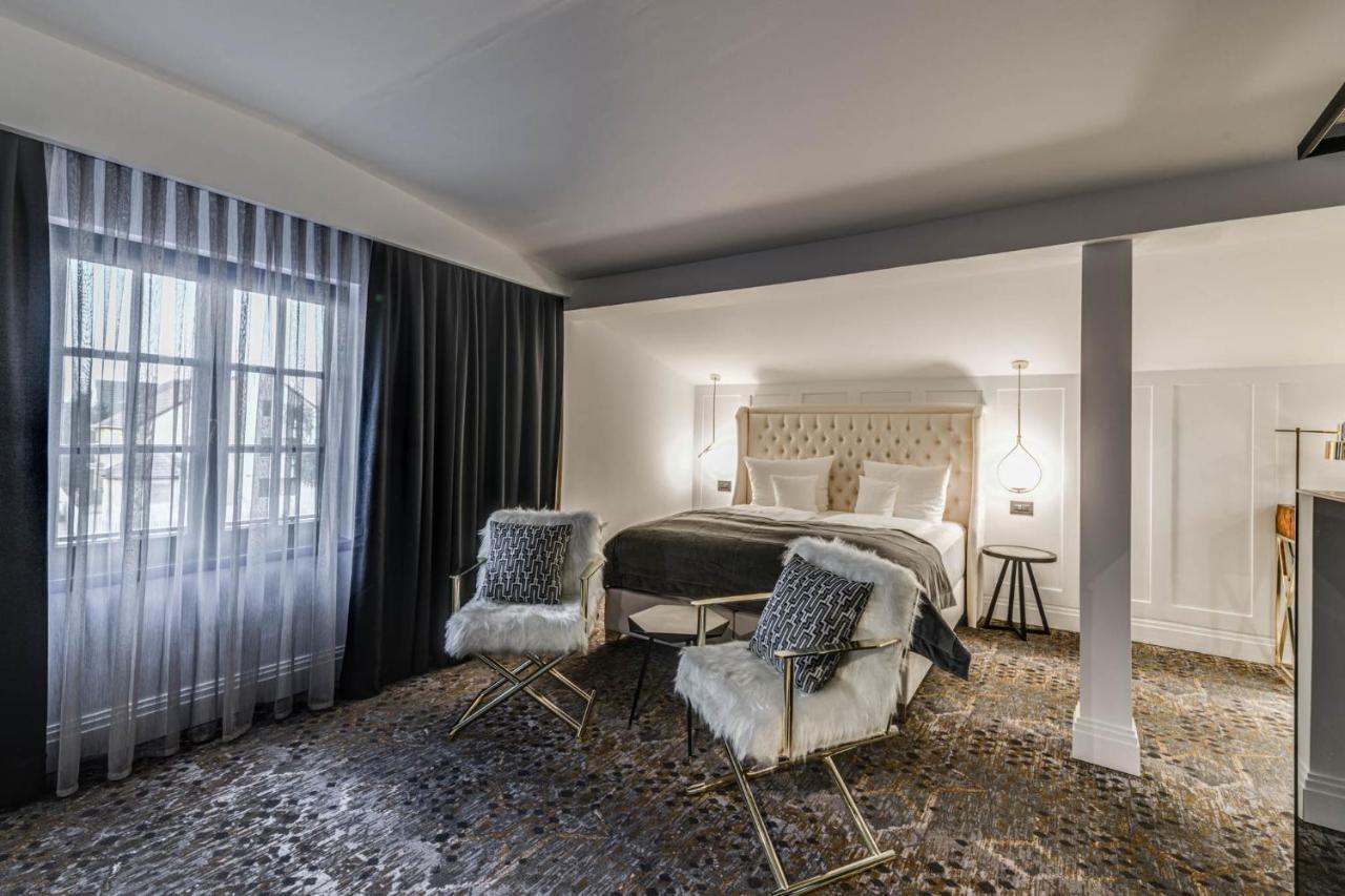 Hotel Boutique Donna Anna Giroc ภายนอก รูปภาพ