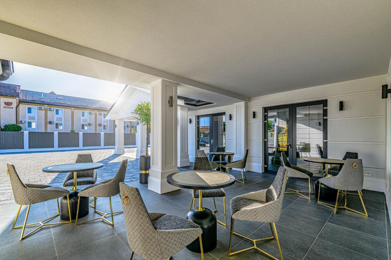Hotel Boutique Donna Anna Giroc ภายนอก รูปภาพ