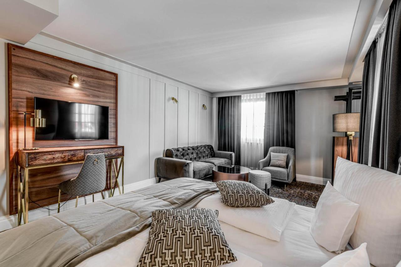 Hotel Boutique Donna Anna Giroc ภายนอก รูปภาพ