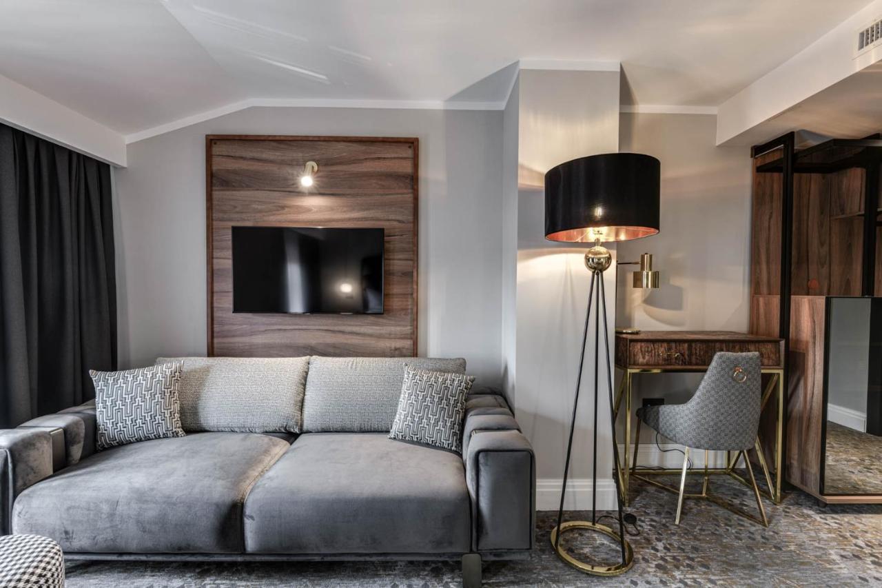 Hotel Boutique Donna Anna Giroc ภายนอก รูปภาพ