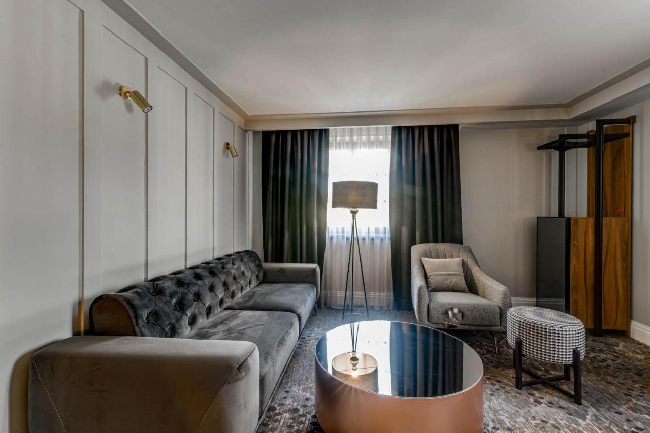 Hotel Boutique Donna Anna Giroc ภายนอก รูปภาพ