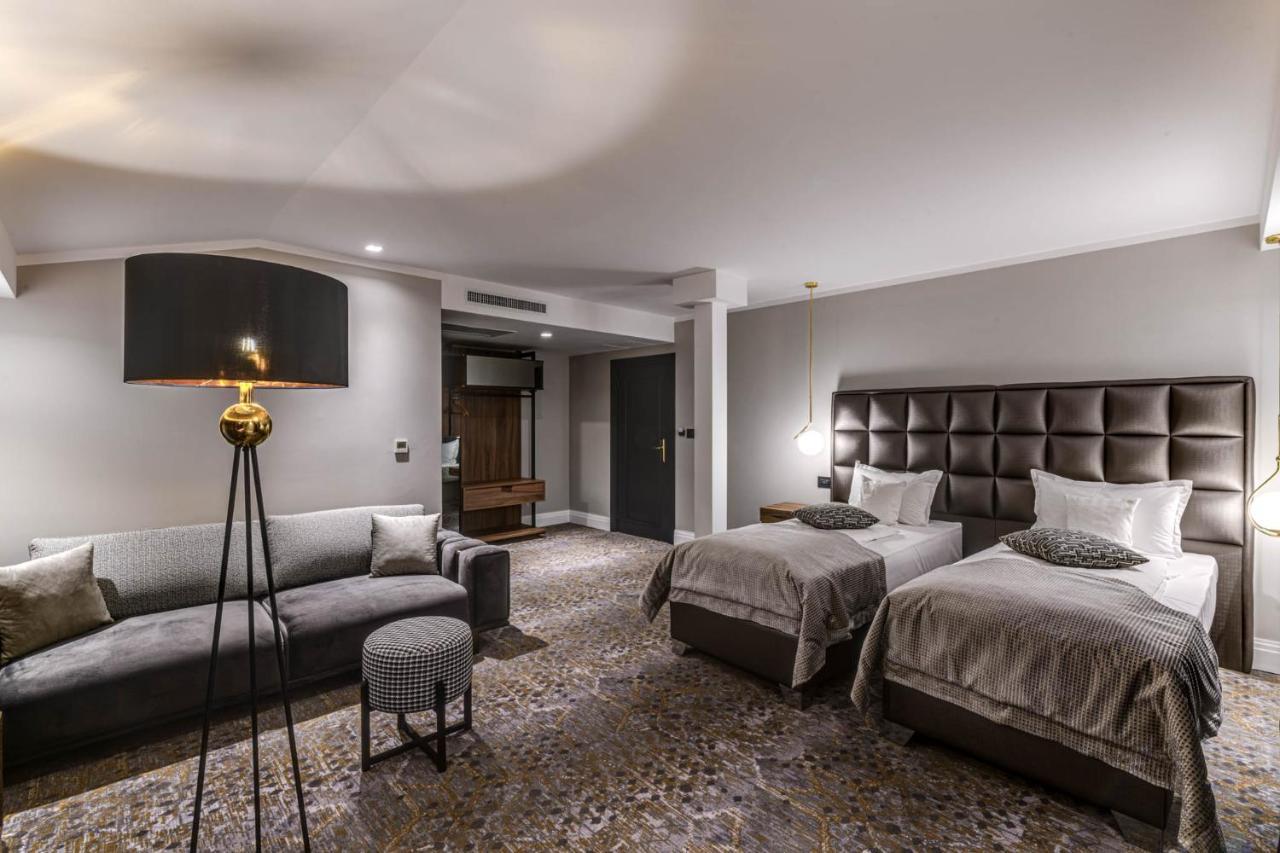 Hotel Boutique Donna Anna Giroc ภายนอก รูปภาพ