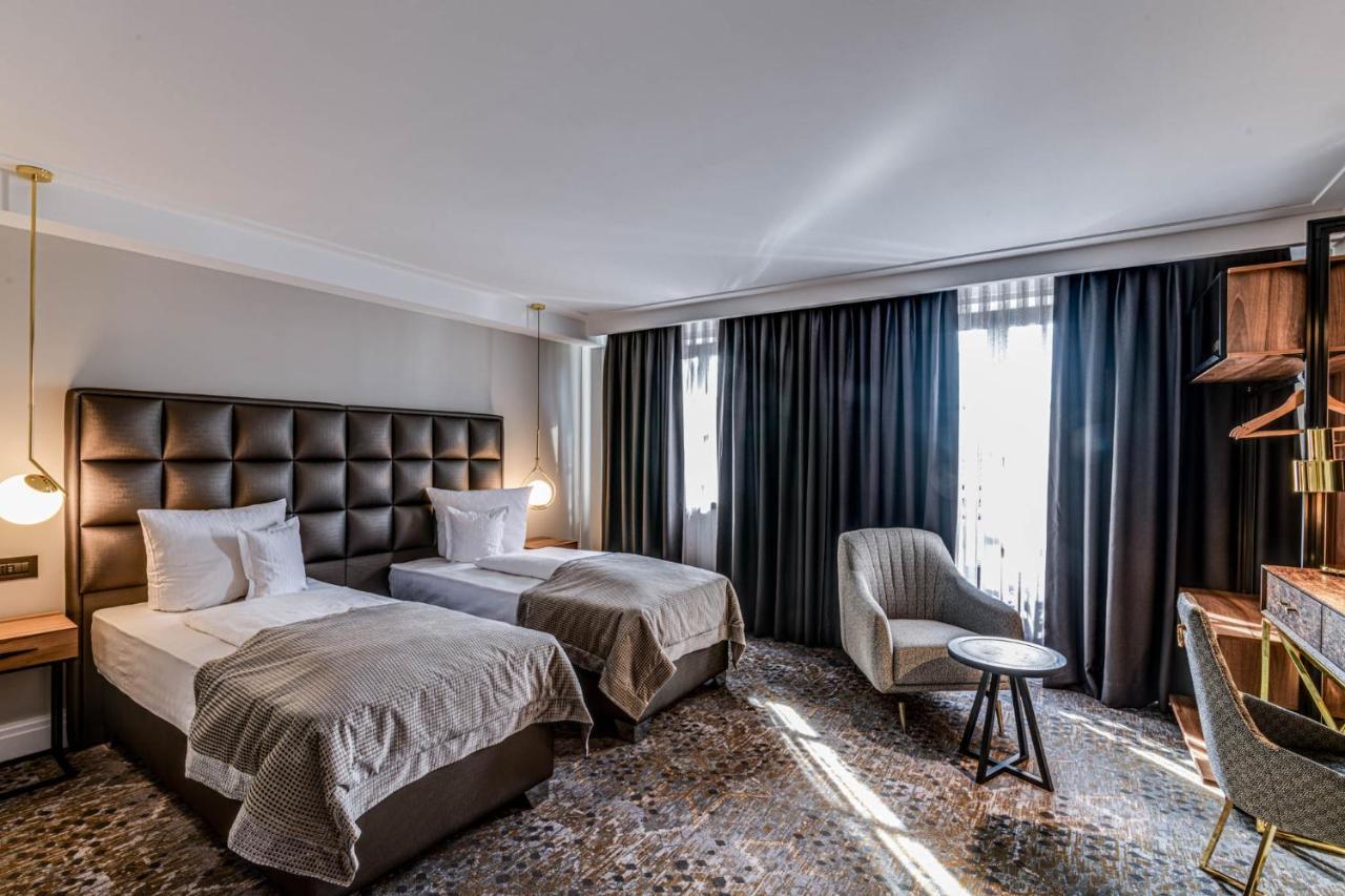 Hotel Boutique Donna Anna Giroc ภายนอก รูปภาพ
