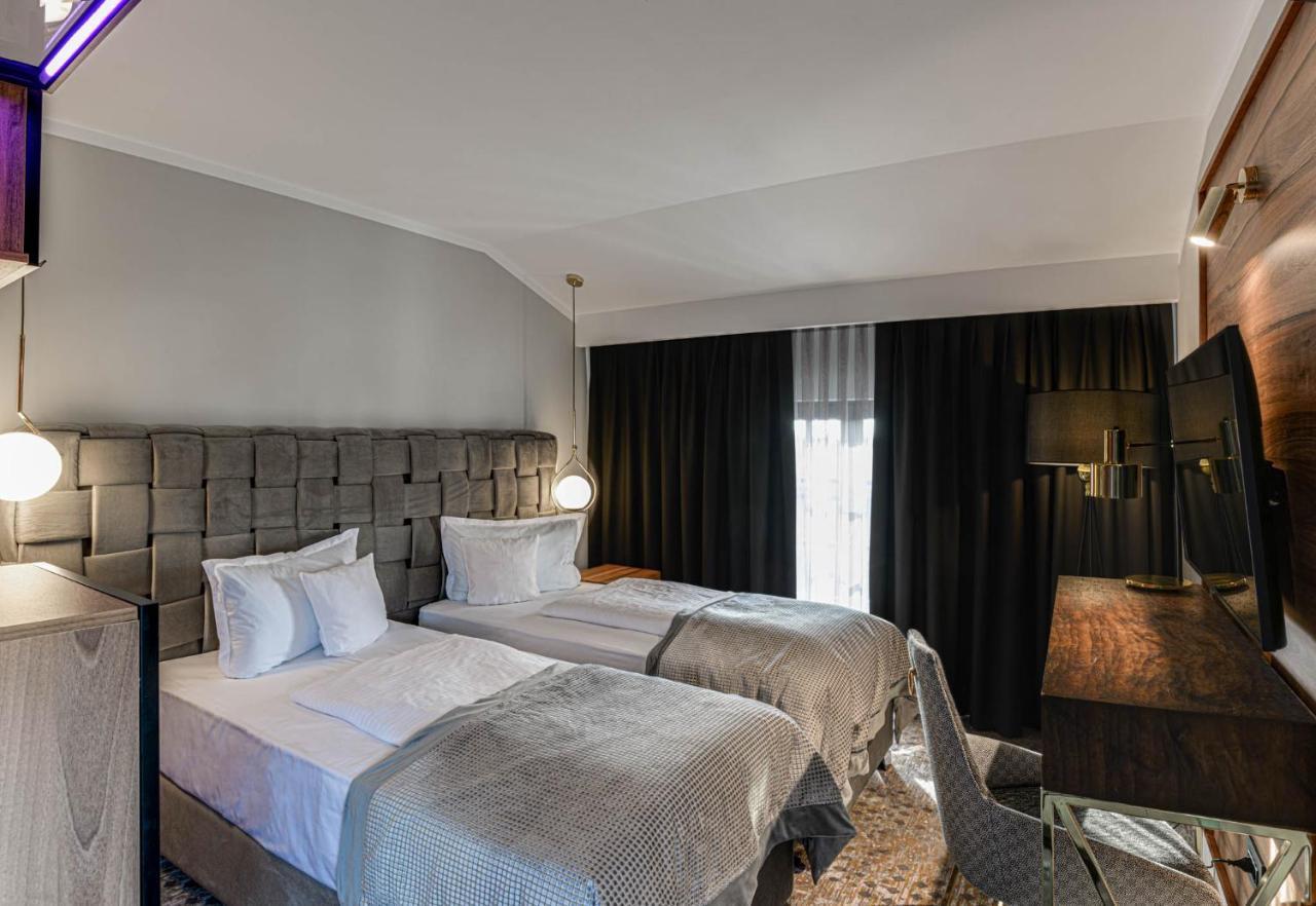 Hotel Boutique Donna Anna Giroc ภายนอก รูปภาพ