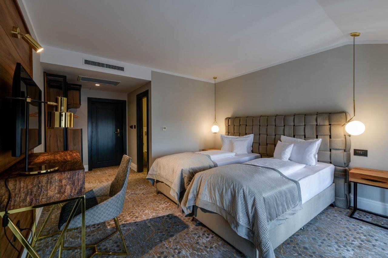 Hotel Boutique Donna Anna Giroc ภายนอก รูปภาพ