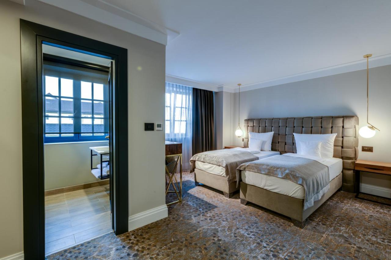 Hotel Boutique Donna Anna Giroc ภายนอก รูปภาพ