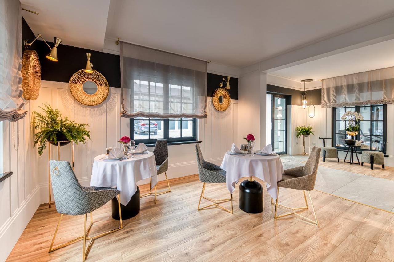 Hotel Boutique Donna Anna Giroc ภายนอก รูปภาพ