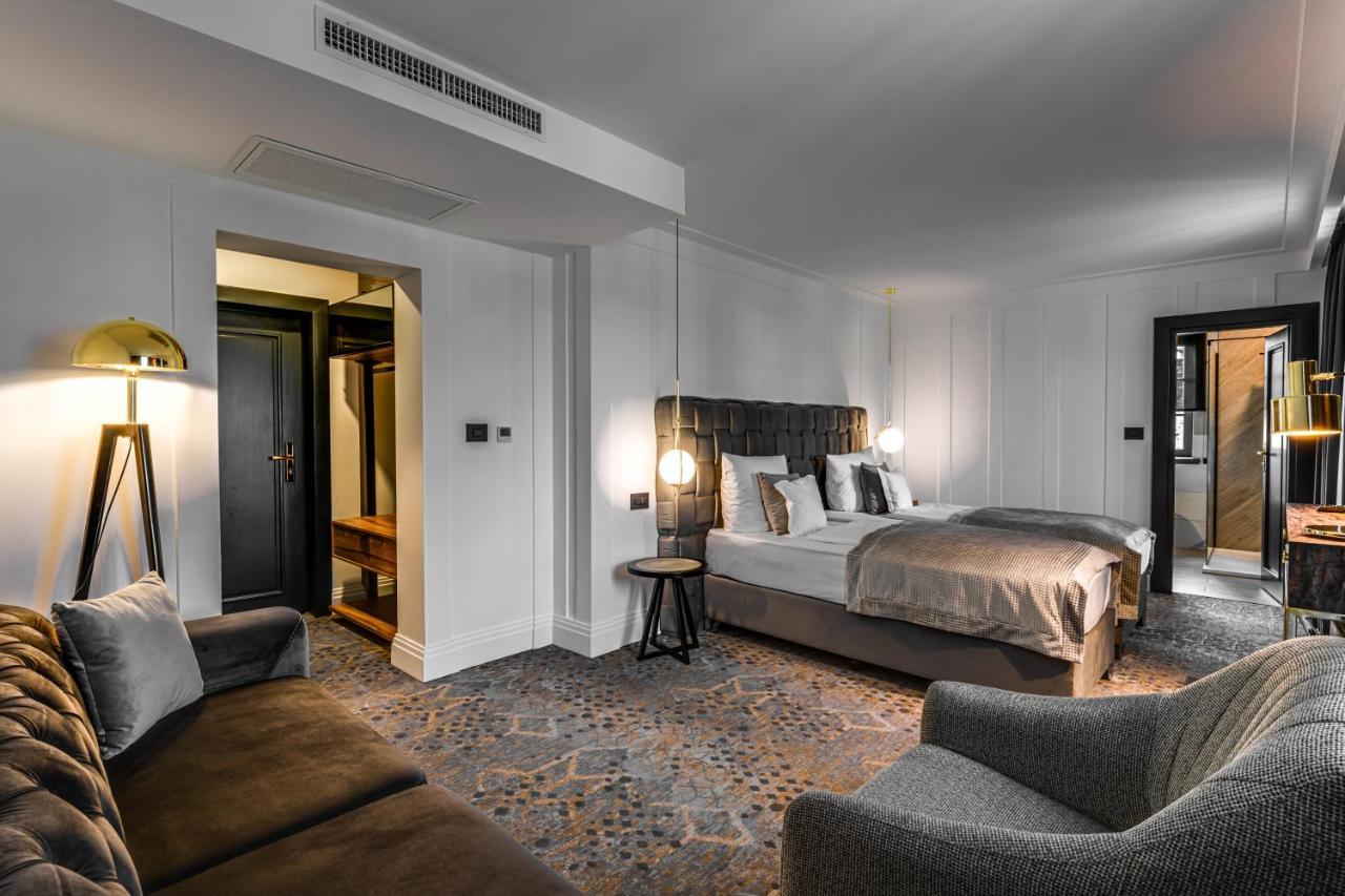 Hotel Boutique Donna Anna Giroc ภายนอก รูปภาพ