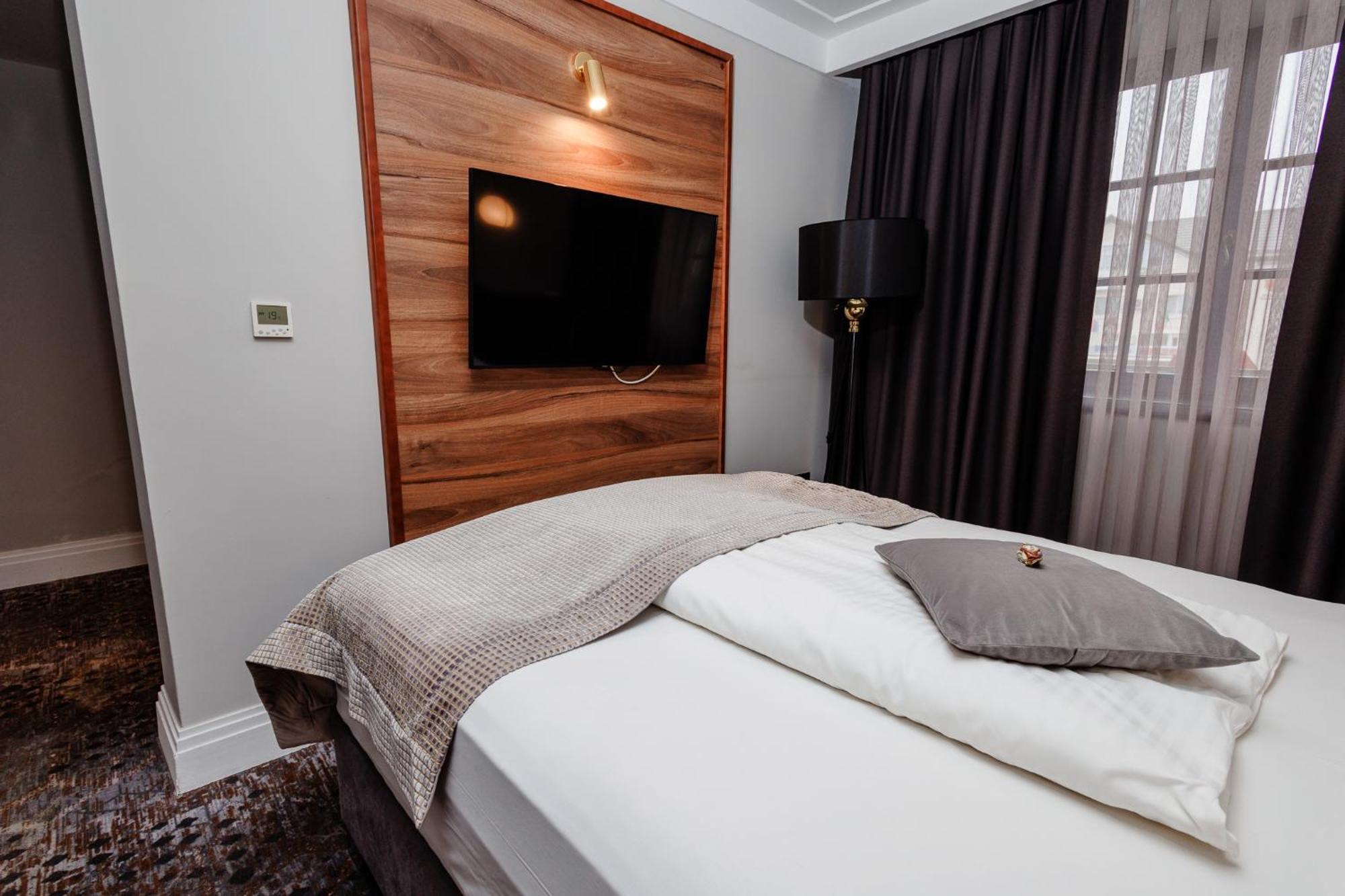 Hotel Boutique Donna Anna Giroc ภายนอก รูปภาพ